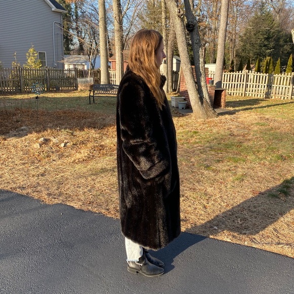 Vintage D’Esprit faux fur coat - Picture 5 of 10